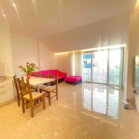 Lovely 3-bedroom With Free Parking Apartment Golem (Tirana)