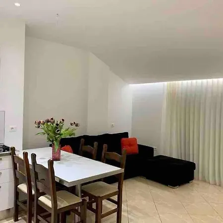 Lovely 3-bedroom With Free Parking * Golem (Tirana)