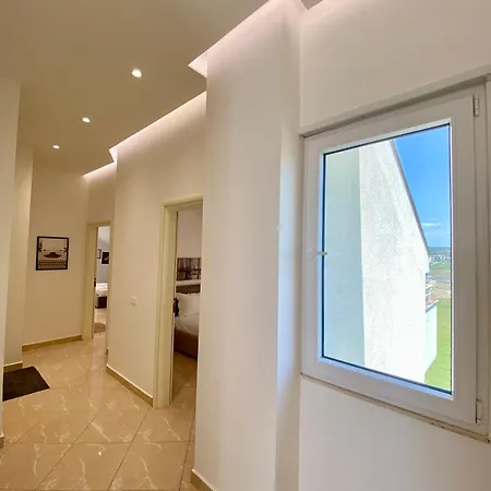 Lovely 3-bedroom With Free Parking Golem (Tirana)