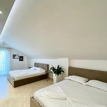 Lovely Rooftop Daire Golem (Tirana)