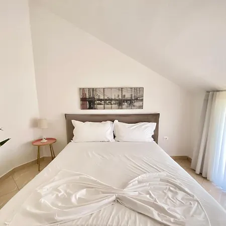 Lovely 3-bedroom With Free Parking Golem (Tirana)