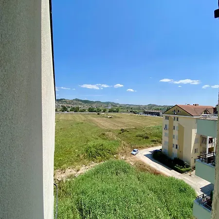 Daire Lovely 3-bedroom With Free Parking Golem (Tirana)